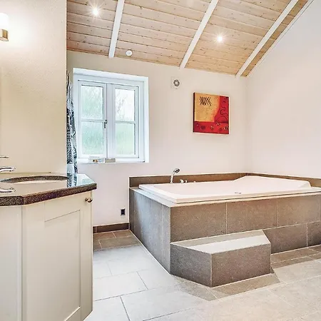 5 Bedroom Gorgeous In *