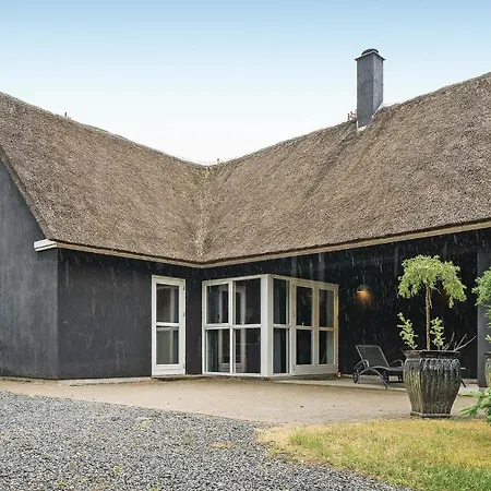Holiday home 5 Bedroom Gorgeous In *