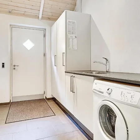 5 Bedroom Gorgeous In Blavand