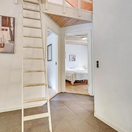 5 Bedroom Gorgeous In Holiday home